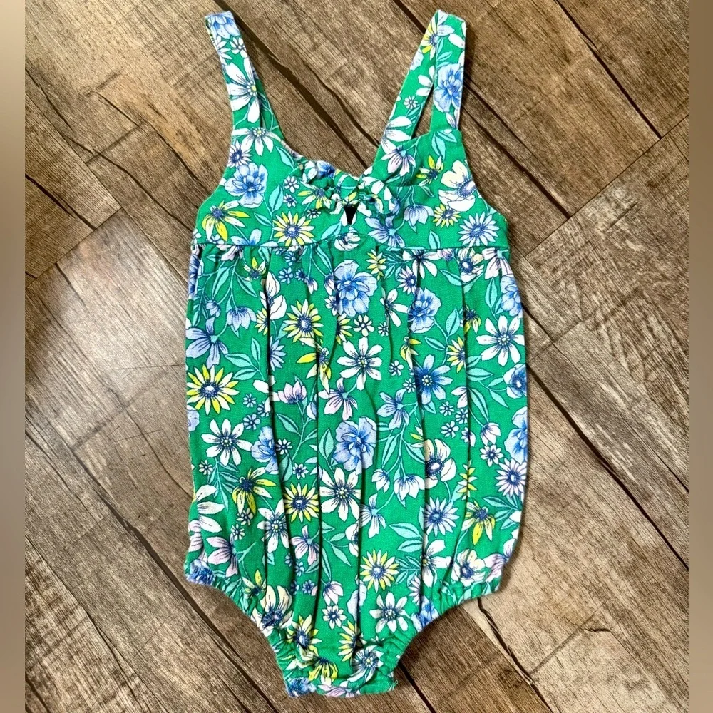 Old Navy Toddler 12-18 Month- sleeveless‎ floral romper with snap bottom